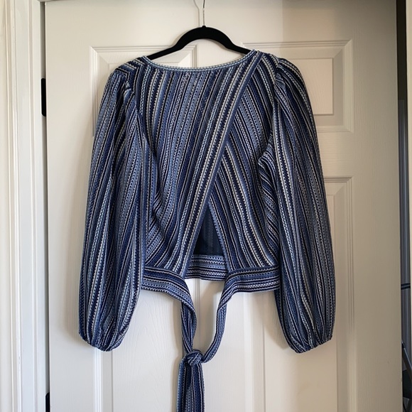 Open Back Top - Picture 5 of 8